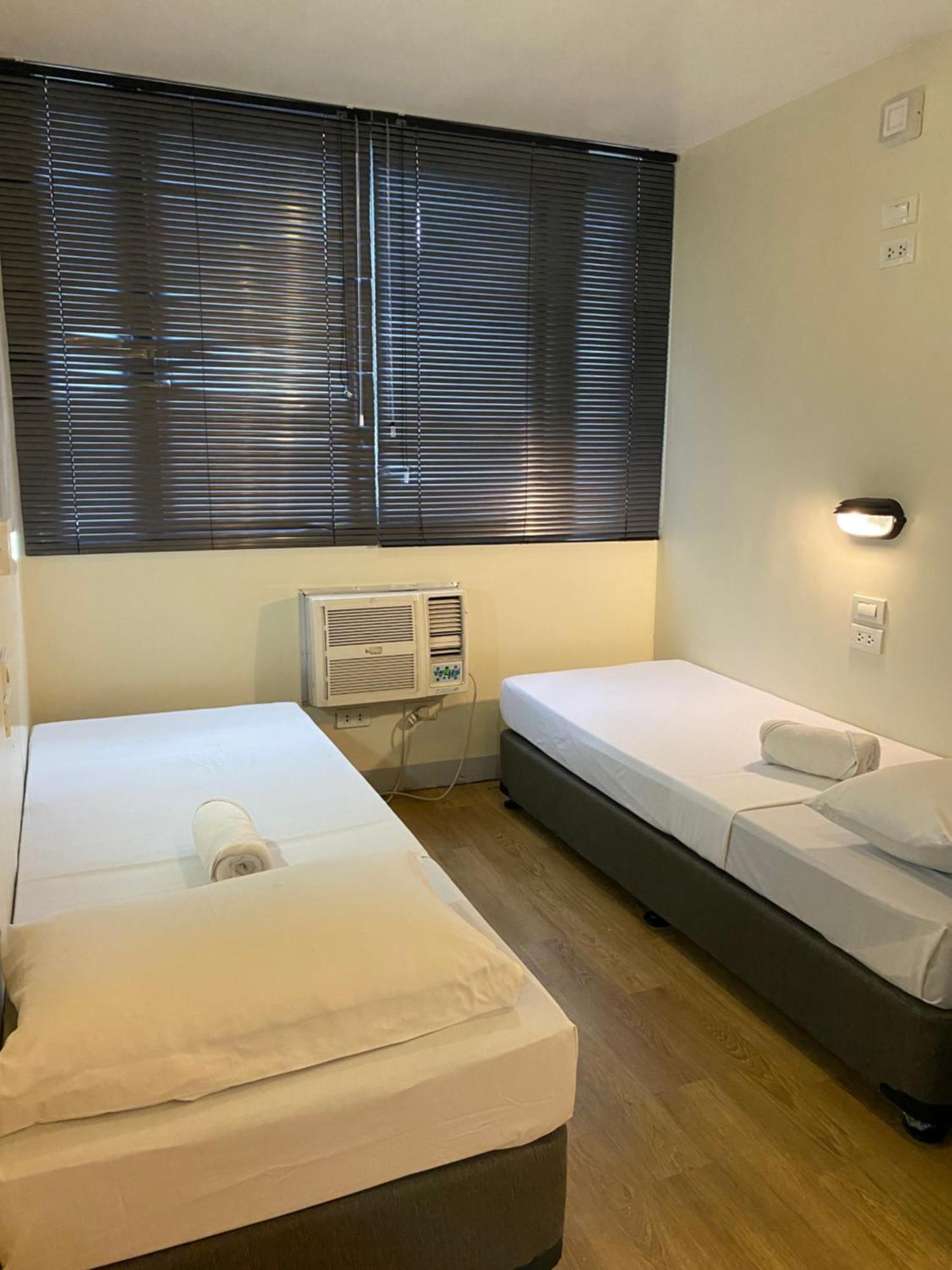 Burgos Hub Hostel Пасай Екстер'єр фото